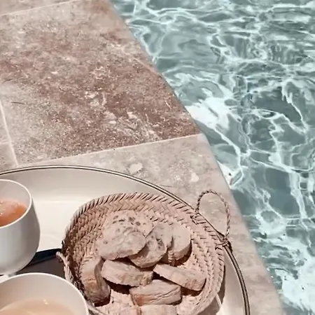 La Batisse En Blanc Ξενοδοχείο *