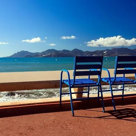 Ξενοδοχείο La Batisse En Blanc Golfe-Juan