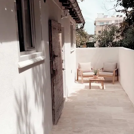 La Batisse En Blanc Hotel *