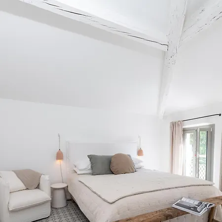 La Batisse En Blanc