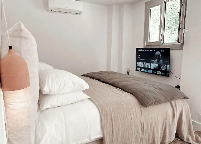 La Batisse En Blanc Hotel *