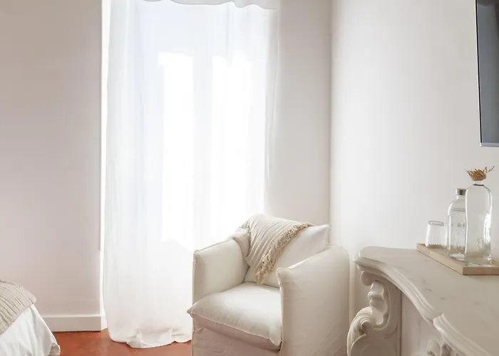 La Batisse En Blanc